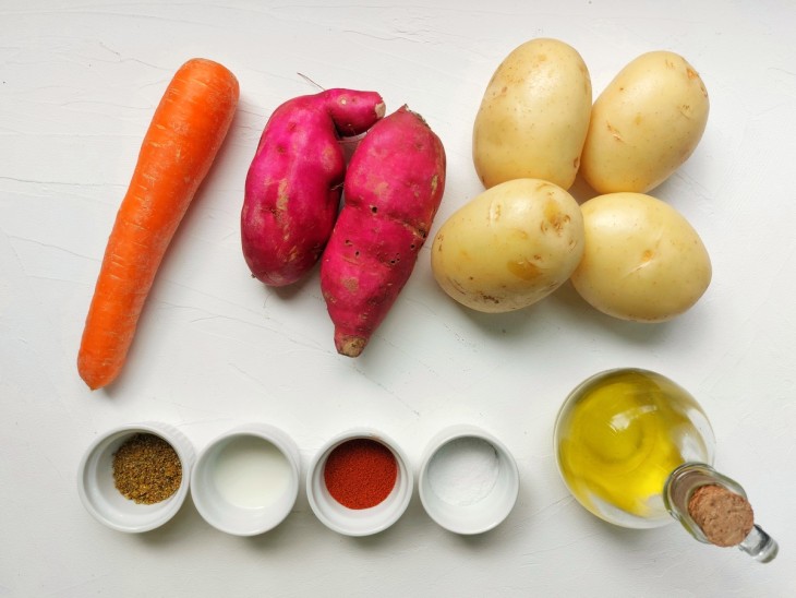 Uma bancada com os ingredientes separados.