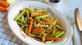 Legumes salteados no shoyu