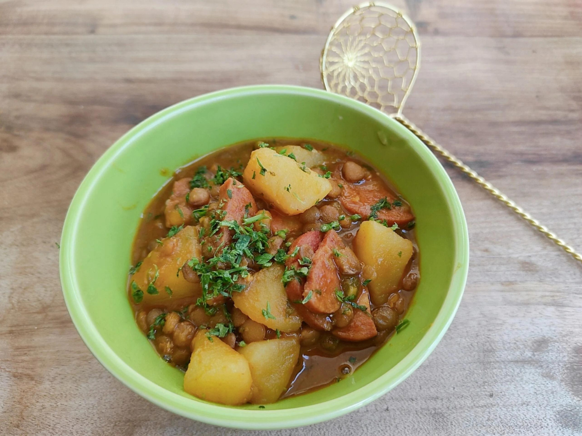 Lentilha com calabresa e batatas