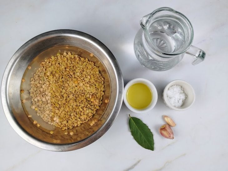 Ingredientes para a receita de lentilha simples.
