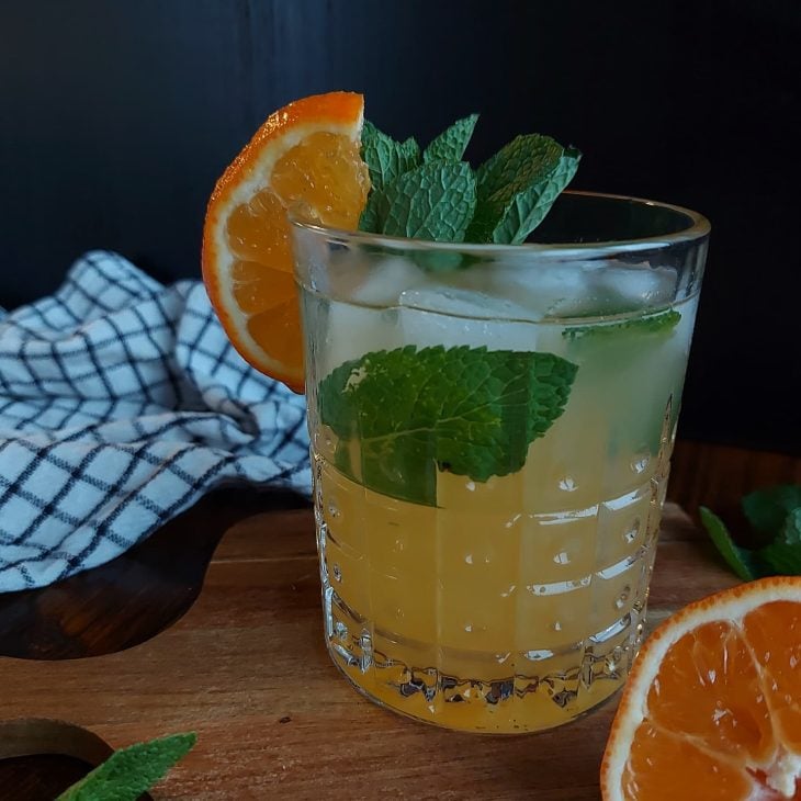 Limonada de bergamota e hortelã