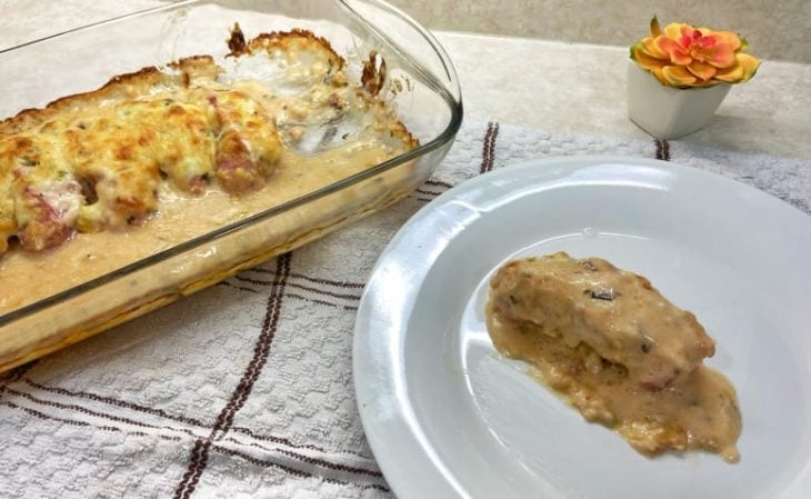 Linguiça recheada com creme de alho