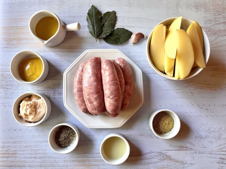 ingredientes da receita reunidos em cima da bancada.