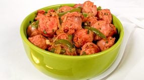 Linguiça toscana grelhada na frigideira