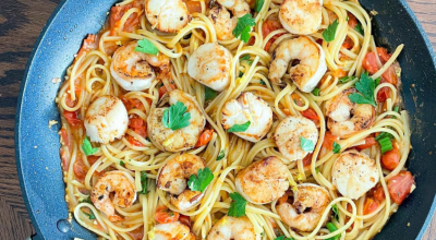 Linguine com vieiras e camarão