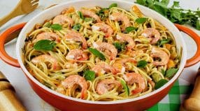 Linguini com camarão