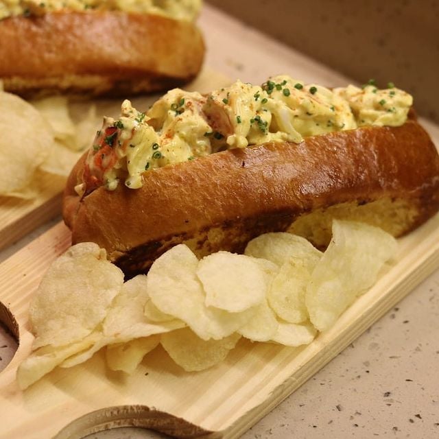 Lobster roll