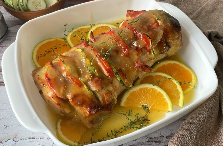 Lombo de porco recheado ao molho de laranja