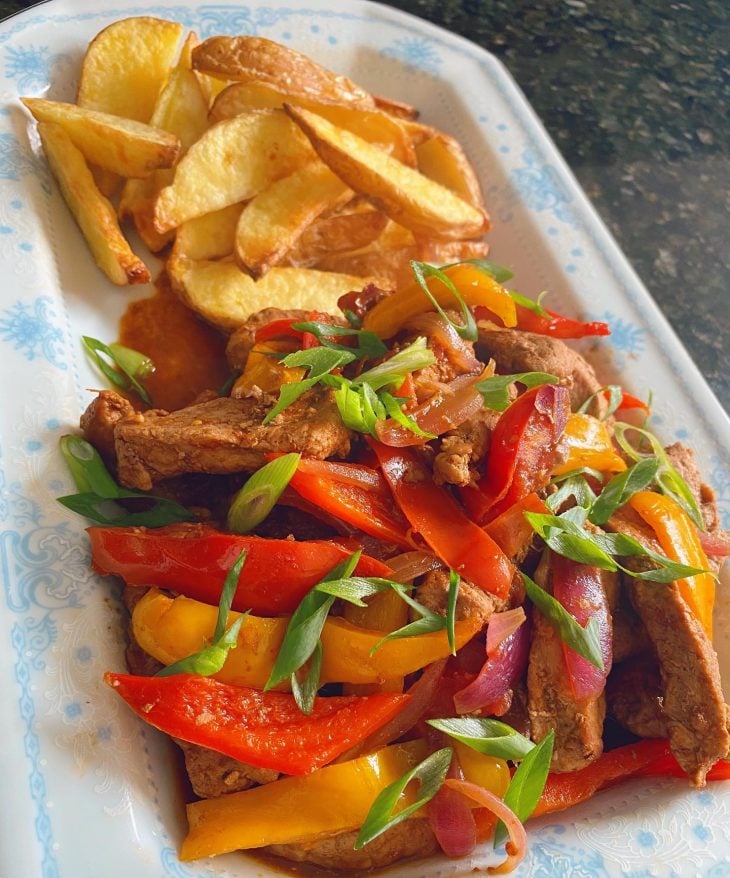 Lomo saltado