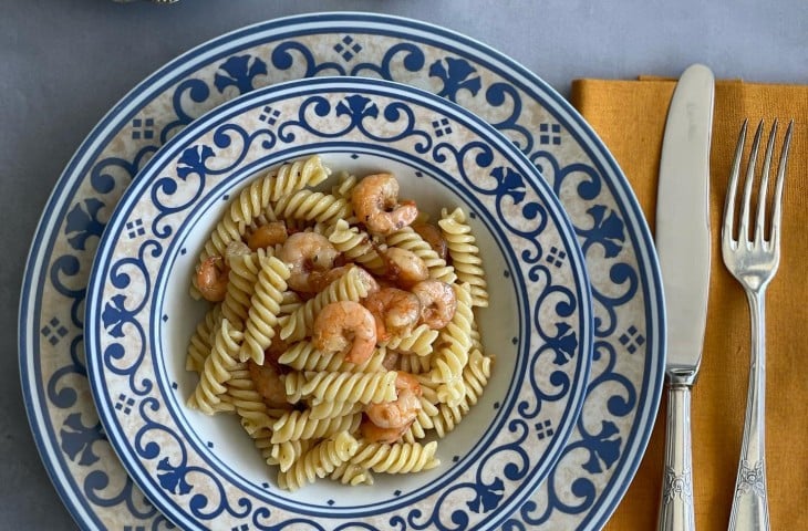 Macarrão alho e óleo com camarão