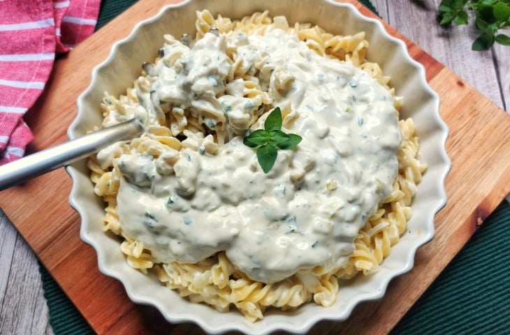 Macarrão ao molho branco rápido