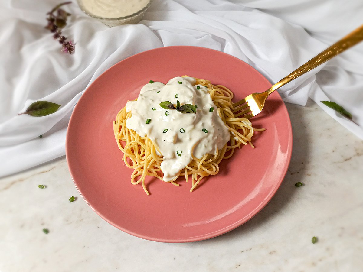Macarrão ao molho branco simples