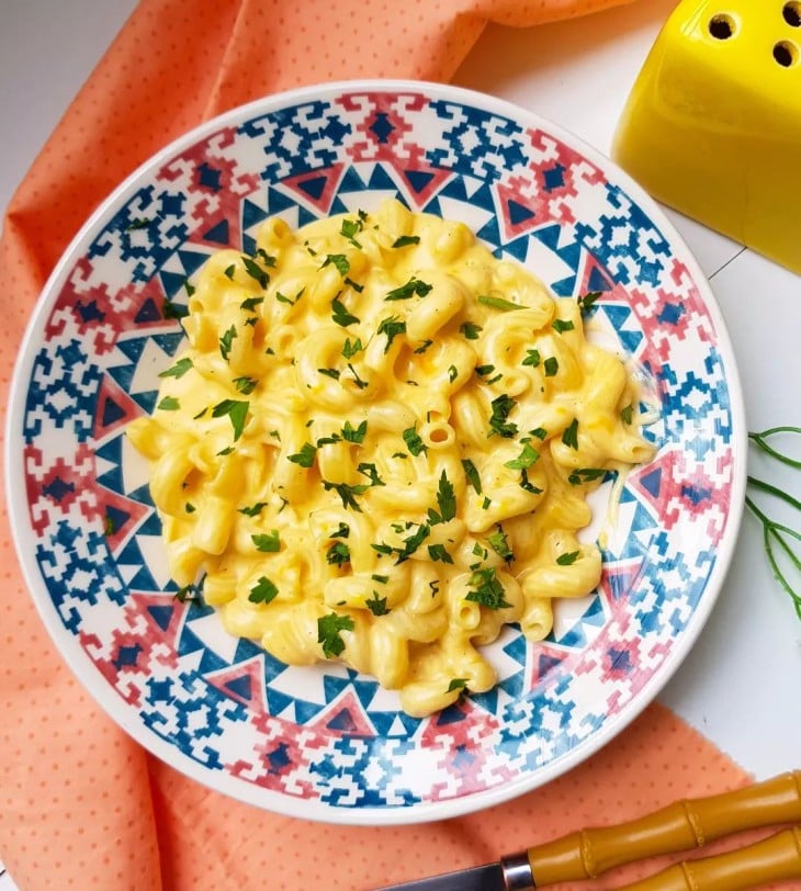 Macarrão ao molho cheddar