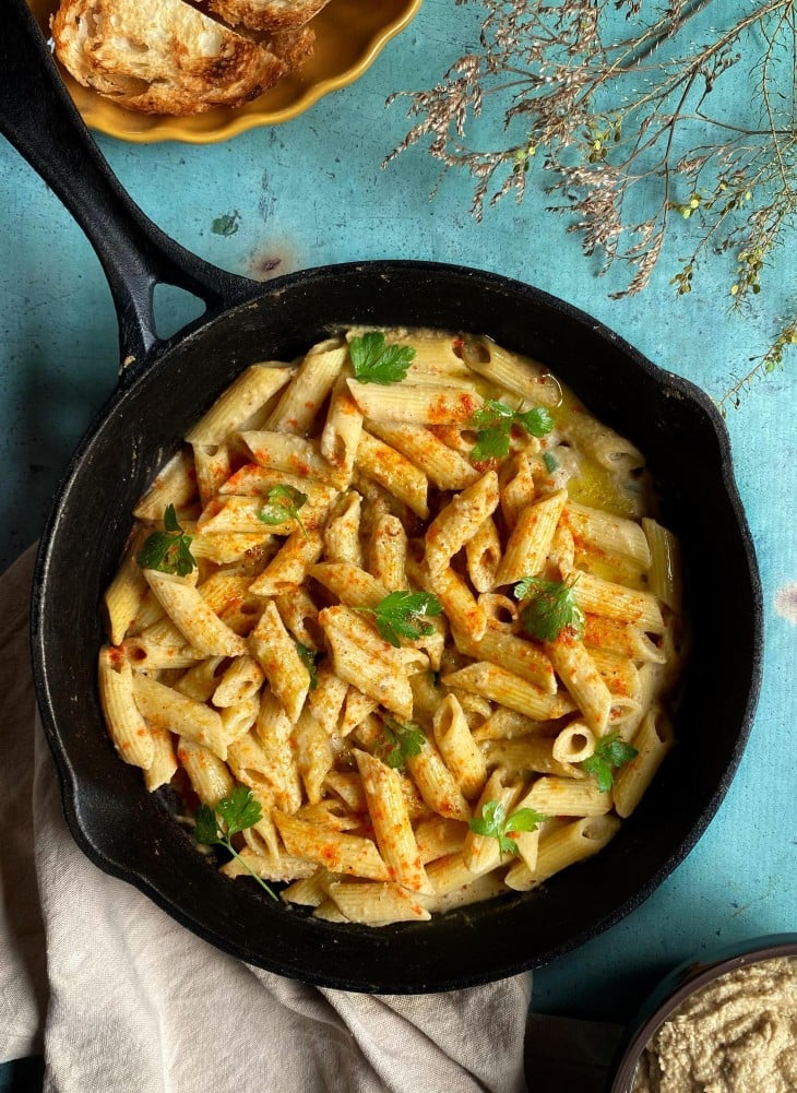 Macarrão ao molho de feijão-fradinho e sardinha