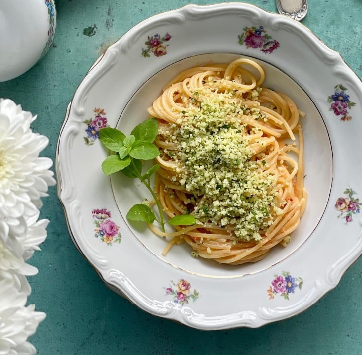 Macarrão caprese