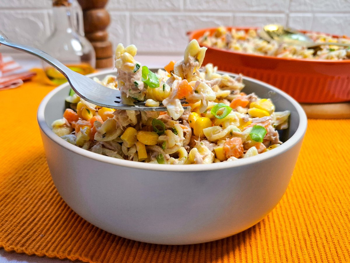 Macarrão com atum e maionese