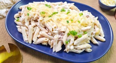 Macarrão com bacon e creme de leite