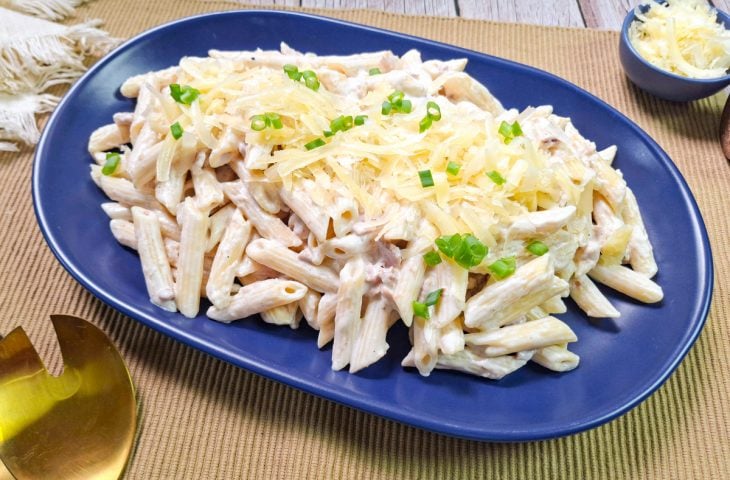 Macarrão com bacon e creme de leite