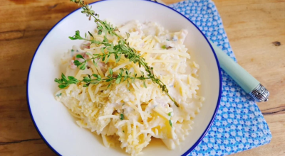 Macarrão com bacon e gorgonzola