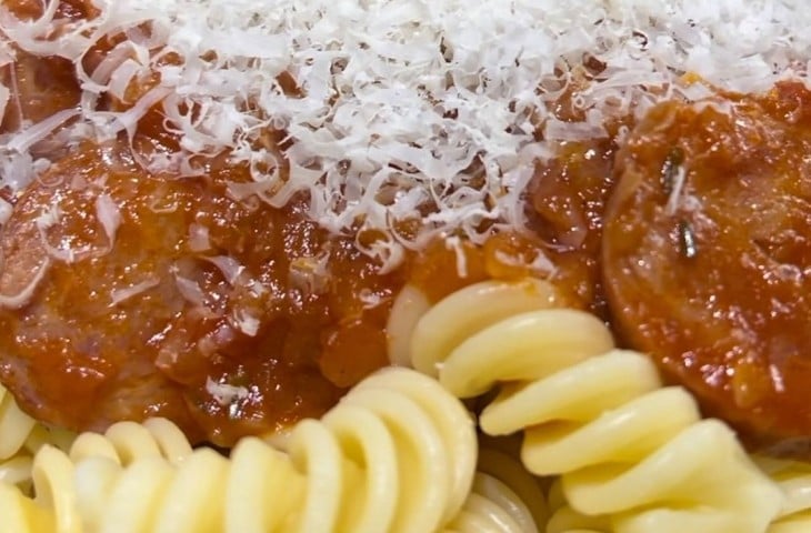 Macarrão com calabresa apimentado