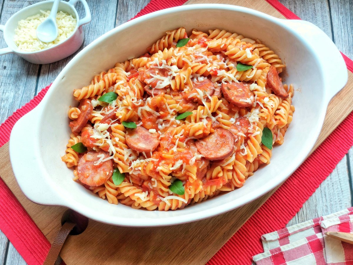 Macarrão com calabresa em uma panela só