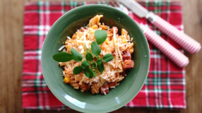 Macarrão com calabresa na panela de pressão
