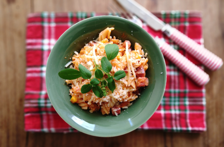 Macarrão com calabresa na panela de pressão