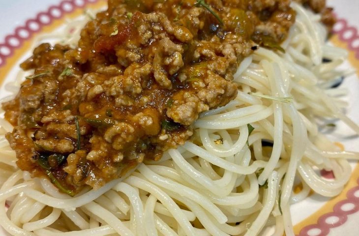 Macarrão com carne moída