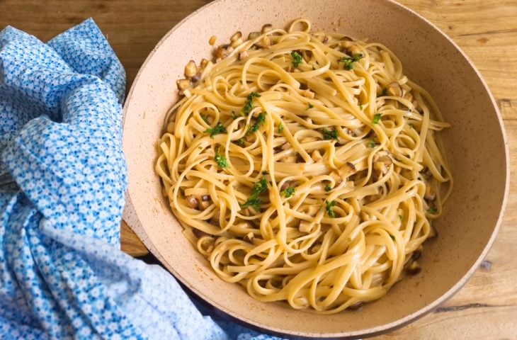 Macarrão com cogumelos fácil