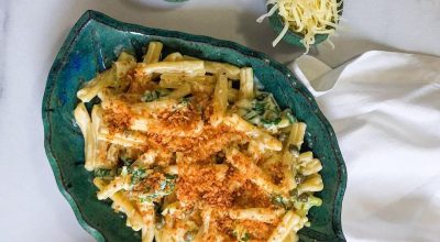 Macarrão com couve-flor e espinafre