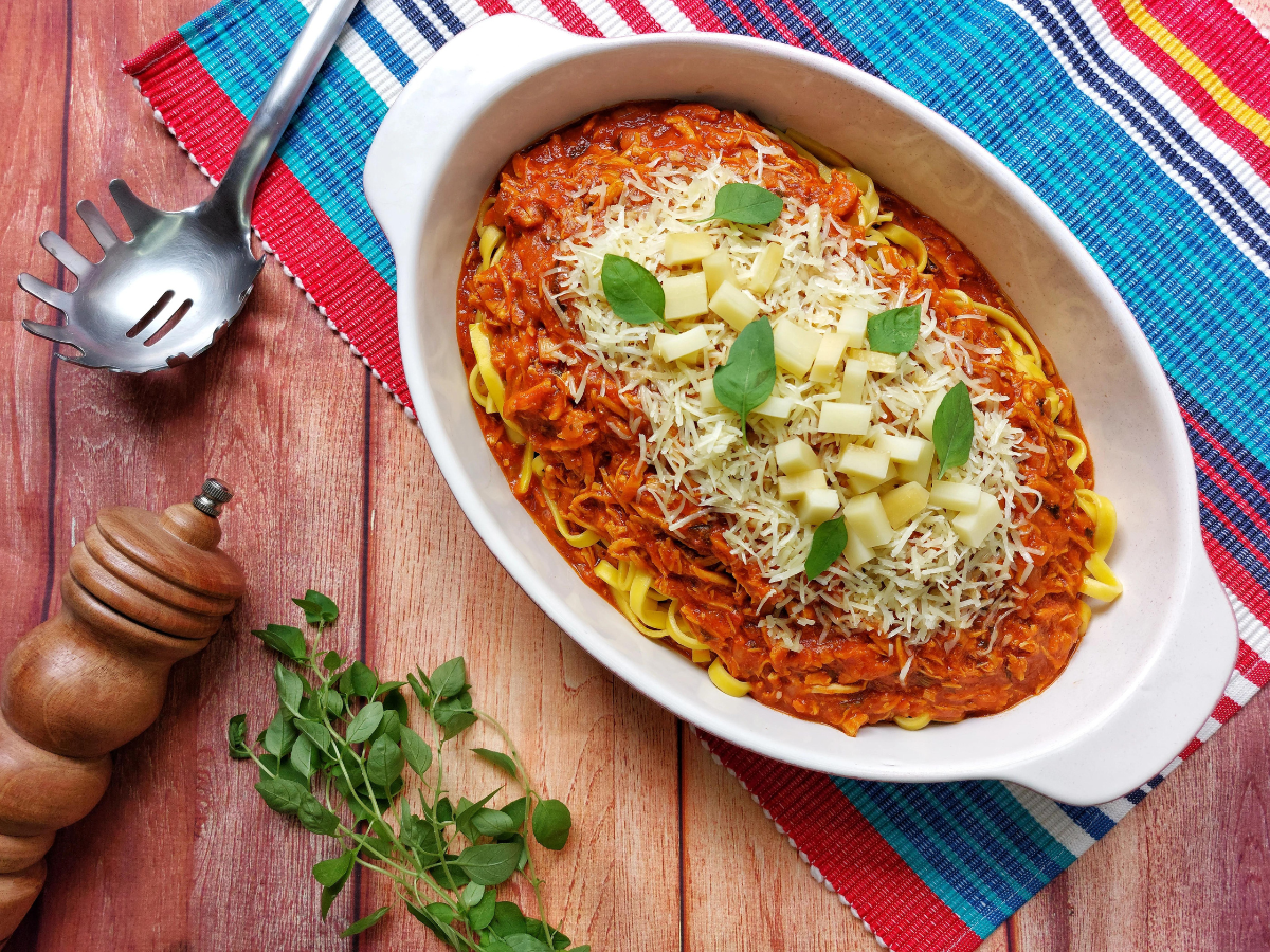 Macarrão com frango fácil