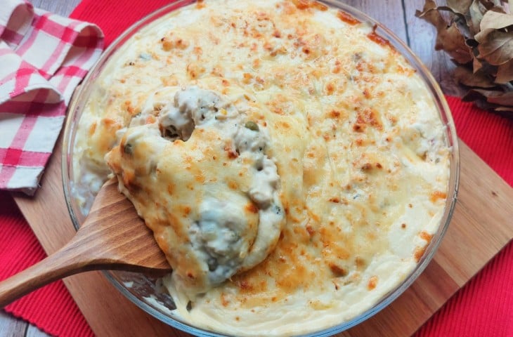 Macarrão com frango gratinado