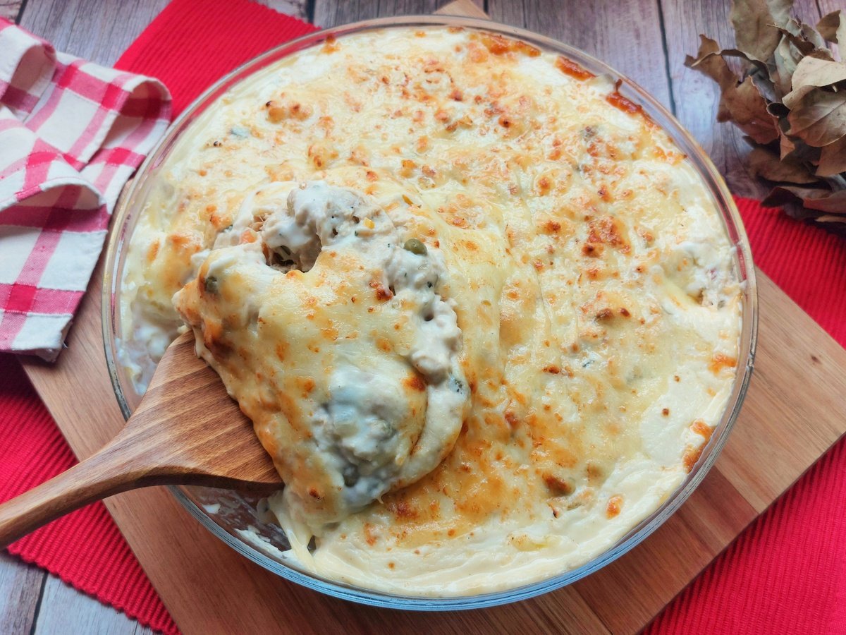 Macarrão com frango gratinado