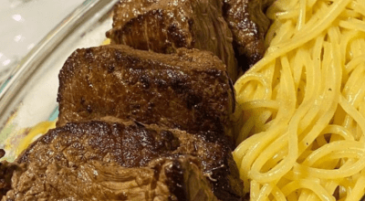 Macarrão com mignon grelhado