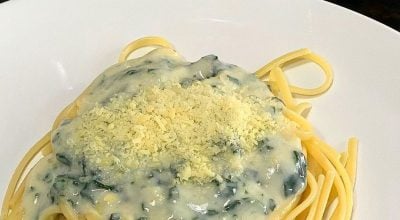 Macarrão com molho de espinafre