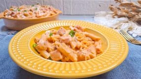 Macarrão com presunto e queijo
