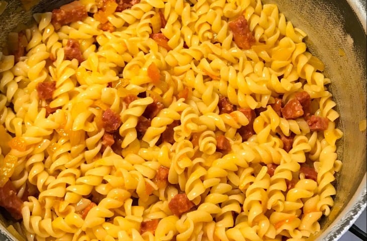 Macarrão com salame