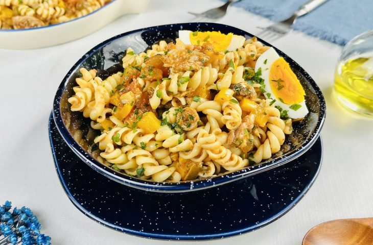 Macarrão com sardinha e ovo