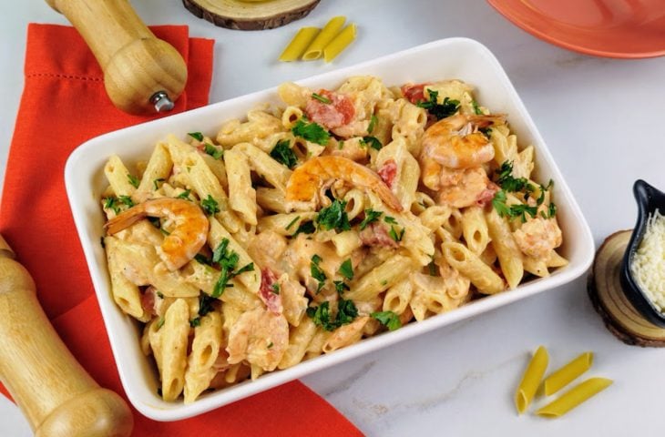 Macarrão cremoso com camarão