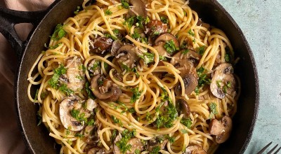Macarrão cremoso com cogumelos