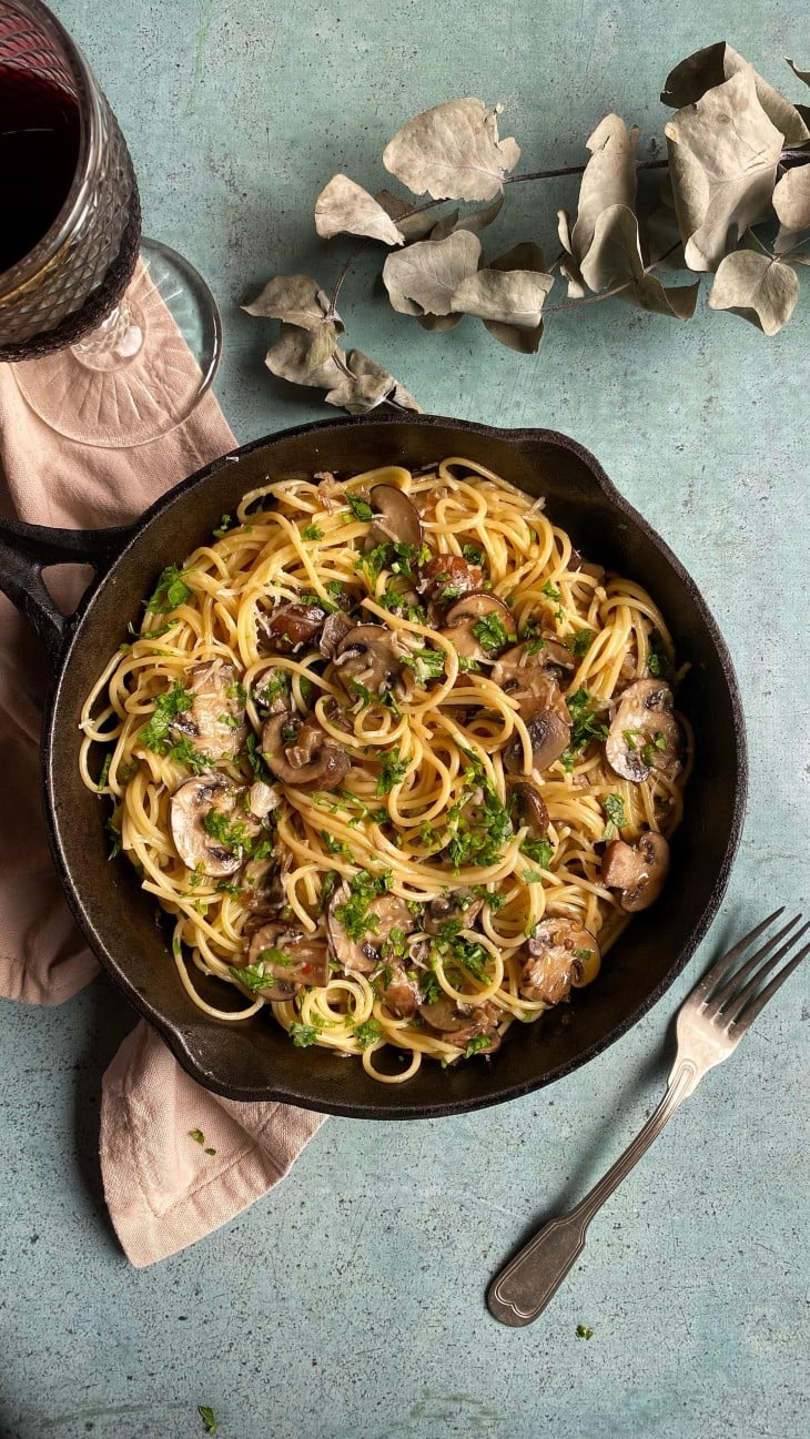 Macarrão cremoso com cogumelos