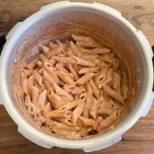 Macarrão cremoso na panela de pressão