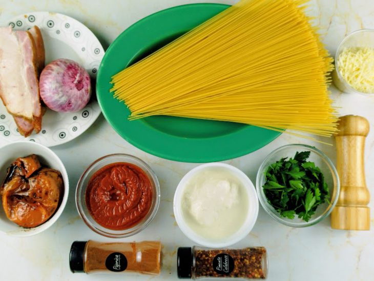 Ingredientes reunidos para o preparo da receita.