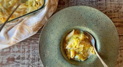 Macarrão de forno com alho-poró