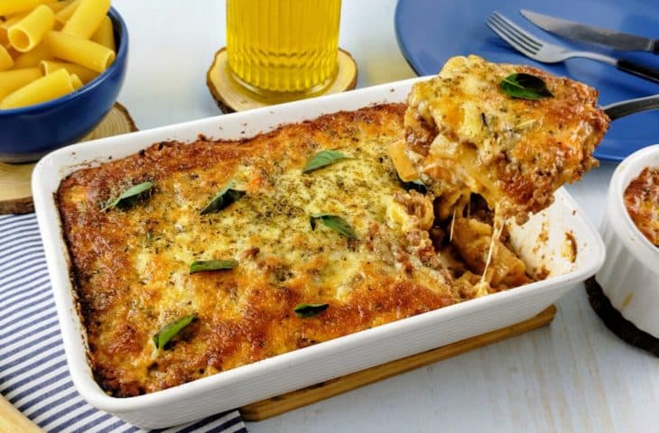 Macarrão de forno com carne moída
