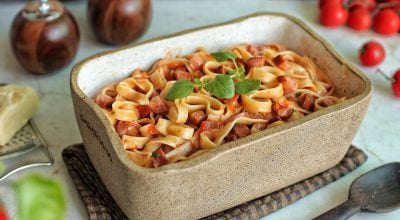 Macarrão ninho simples com molho de tomate