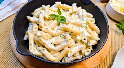 Macarrão penne ao molho branco
