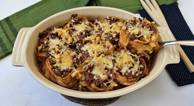 Macarrão recheado com carne moída e bacon