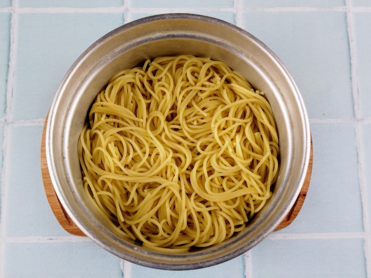 Macarrão já cozido e al dente.