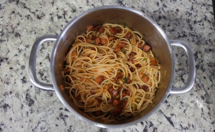 Macarronada de calabresa fácil - Passo a Passo